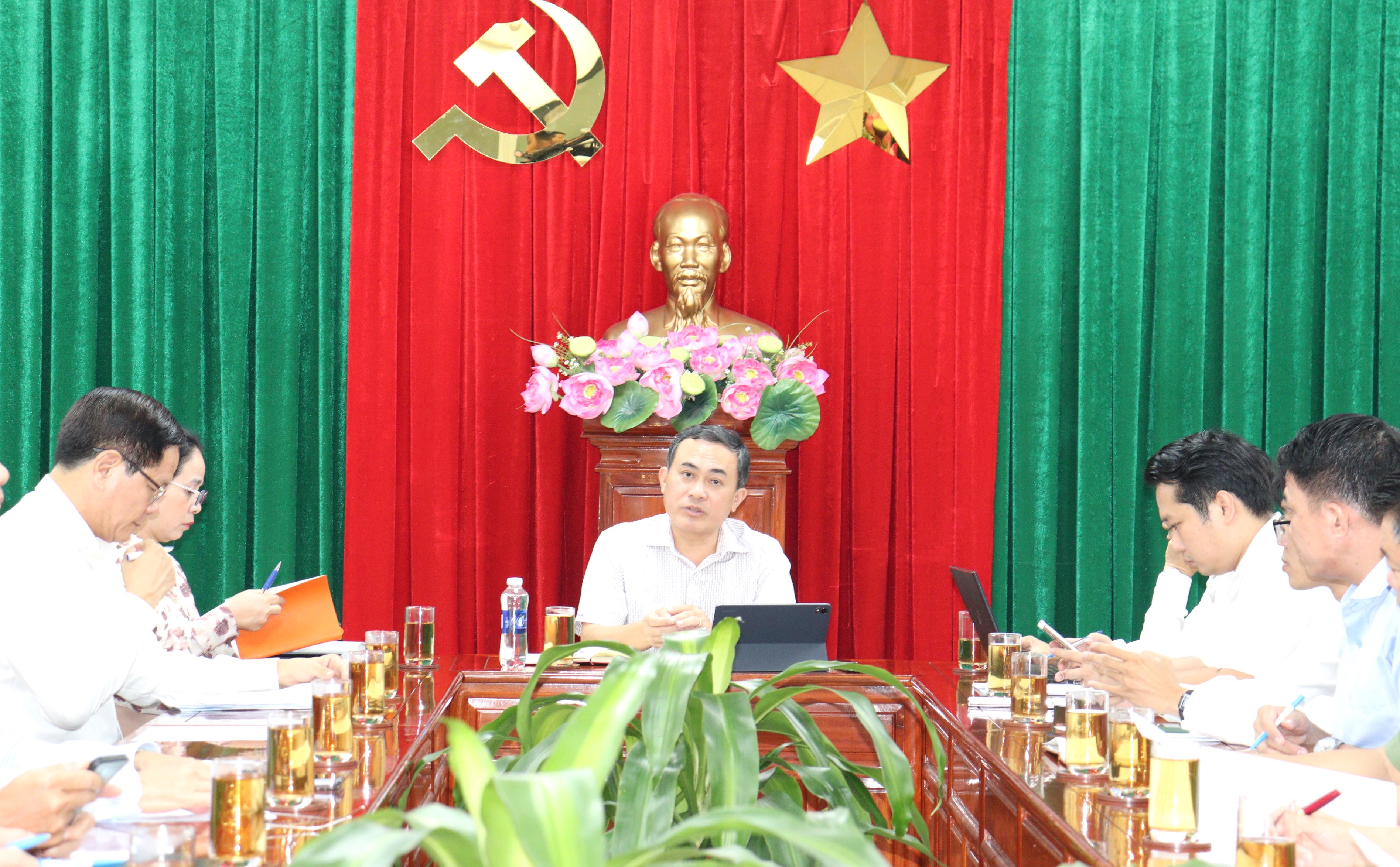 Lãnh đạo thành phố rà soát tiến độ triển khai khám sức khoẻ toàn dân